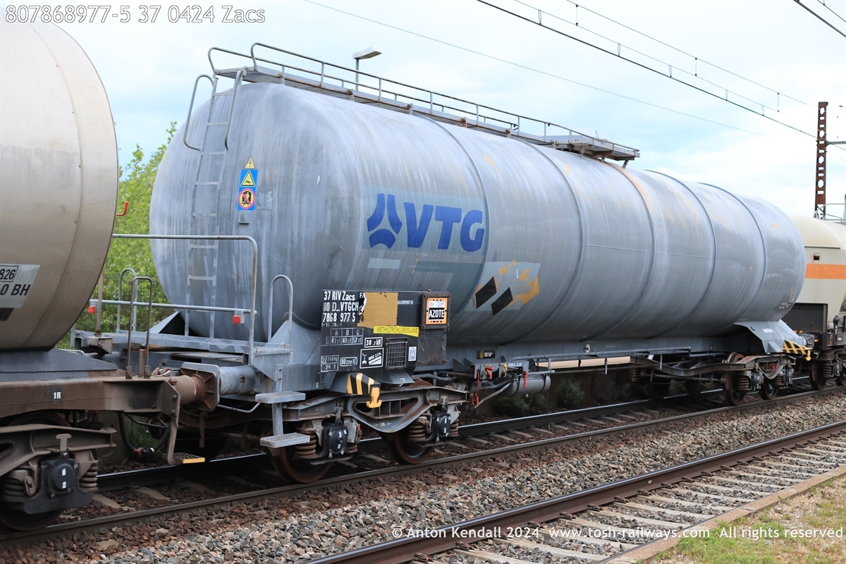 807868977-5_37 0424 Zacs.JPG